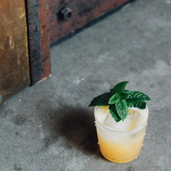 Mocktail Peach Bourbon Smash