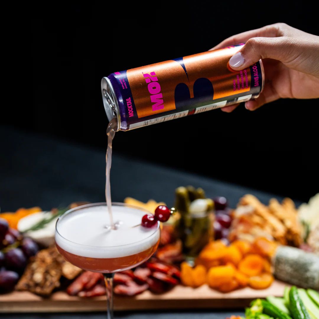 Mox Mocktails Non-Alcoholic Mox 3 V*dka Cranberry - Upside Drinks